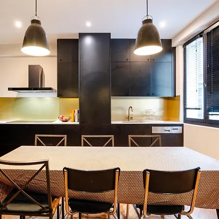 Veeve - Aesthetic Artistry Apartment Paris