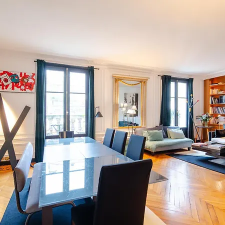 Veeve - Aesthetic Artistry Apartment